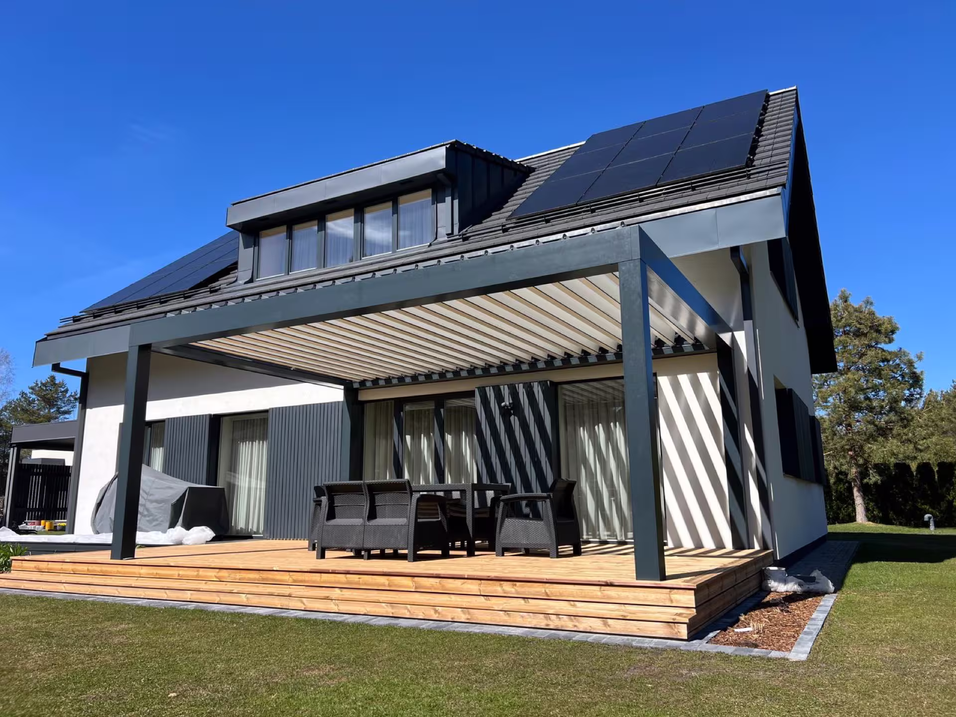 Garkalne — bioklimatiskā pergola