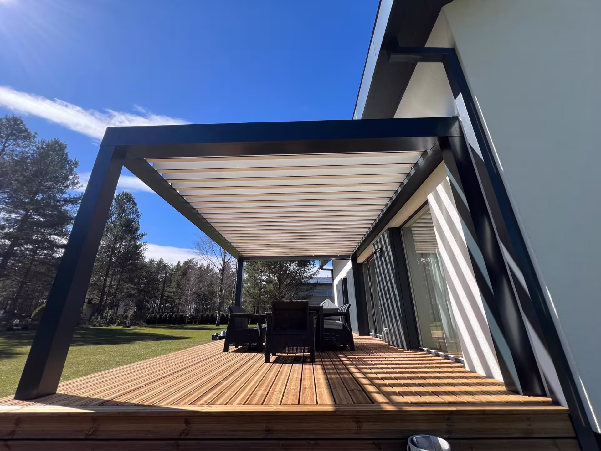 Garkalne — bioklimatiskā pergola
